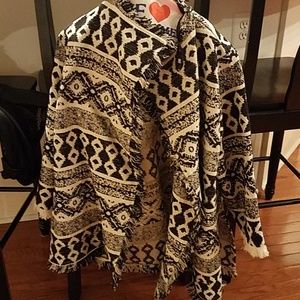 3/$30 Fun fringy open jacket